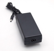 AC Adapter schwarz 12V 2,5A mit Kleingerätenetzkabel